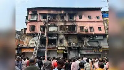 Blaze erupts in congested Bhuleshwar shop in Mumbai