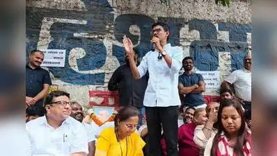 MPSC aspirant Vivekanand Patil at the SM Joshi Bridge protest site