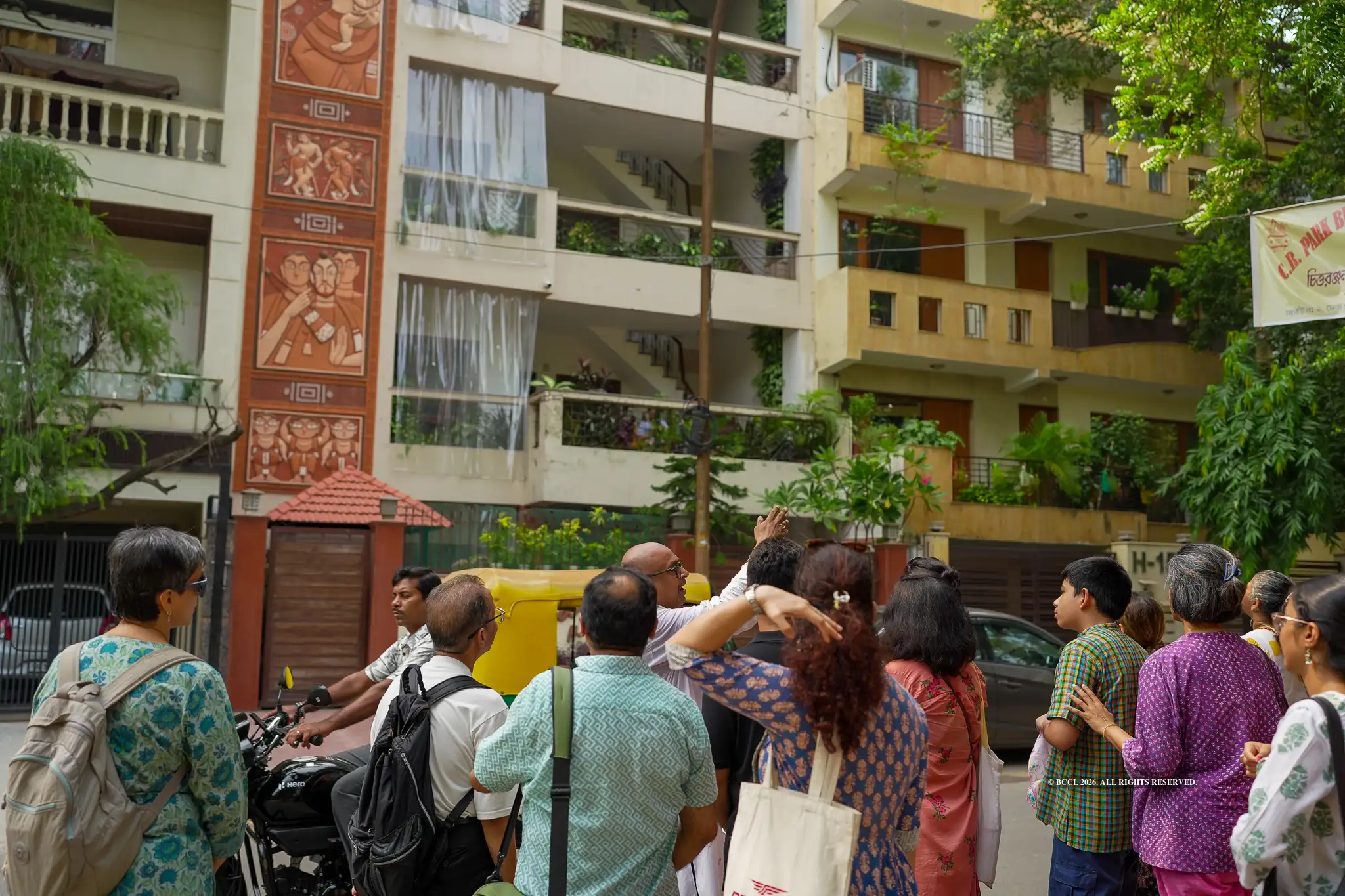As Delhi gears up for Durga Puja, pre-pujo walks are taking participants beyond pandal-hopping