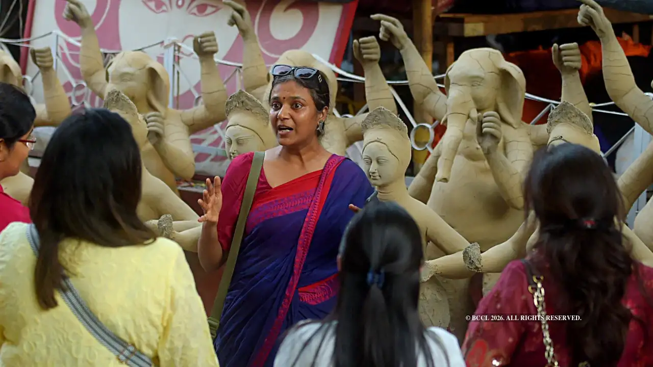 As Delhi gears up for Durga Puja, pre-pujo walks are taking participants beyond pandal-hopping