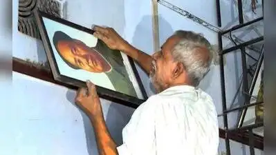 A staffer of Lake View School takes down a photo of Mao Tse-tung: The wider industry impact