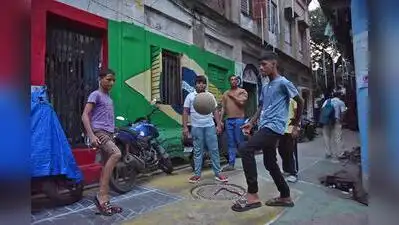 Yellow jerseys, blue hearts: Fans confronts happy dilemma as Kol waits for Brazil showdown