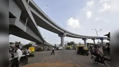 A Vastral resident, believed to be between 35 and 40 years old, died after jumping off