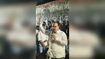 Members of Maharashtra Congress at the protest of MPSC aspirants in Pune, as Leader