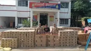 Chandauli Police Seize Illegal Liquor Worth Rs 1.5 Crore, Arrest Interstate Smuggler
