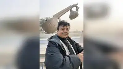 Despite his small frame, Thapa was rarely seen without his heavy camera bag