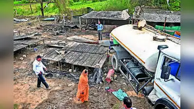 Teams from AMC’s estate department (Central Zone) on Monday sealed seven firecracker shops near