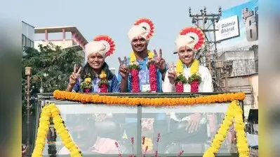 Asian Games achievers Sahil Jadhav , Rutuja Pisal and Sudeshna Shivankar returned home