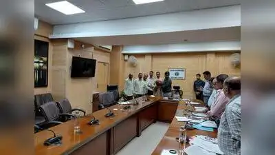 UPPCL's ad-hoc staff can work till 60; union calls off protest