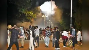 Youth Congress, SFI clash, police use tear gas