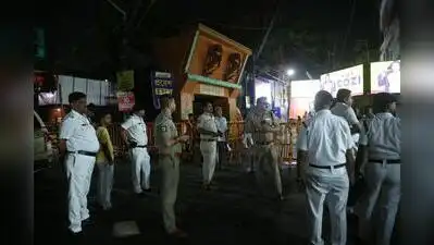 Several other crowd-puller Durga Pujas, including Tala Prattoy, College Square and Md Ali Park