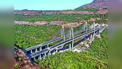 Worried about drowsy cabby, passenger takes the wheel on Mumbai-Pune Expressway