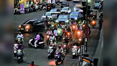 Diwali Rush Exposes Traffic Police, NMC's Failure — No Plan, No Enforcement