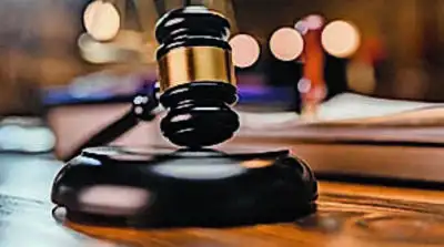 Lucknow: Around 5,000 members of the Oudh Bar Association (OBA) at the Lucknow bench