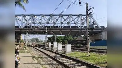 Traffic snarls continue in Ghorpadi as rail overbridge work drags: The wider industry impact