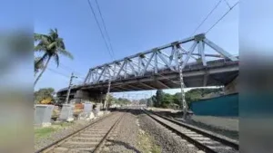 Traffic snarls continue in Ghorpadi as rail overbridge work drags: The wider industry impact