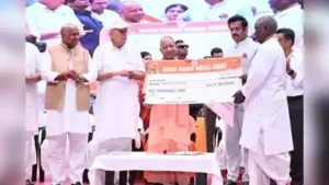 Alleging that Samajwadi Party govt deprived farmers of their rightful compensation and siphoned