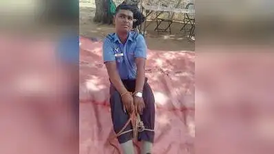 Fake Air Force officer held at Parade grounds while posing for photos
