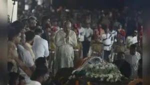 Nana Patekar’s son, Malhar, performed the final rites at Donje farmhouse on Thursday night
