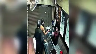 Nagpur: Four gun-toting robbers on bikes orchestrated a daring heist at a jewellery shop