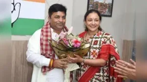 UPCC chief Aradhana Misra Mona hands over the charge to Virendra Chaudhary on Friday