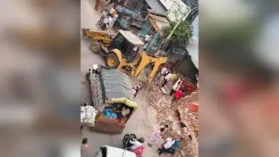 10 Buildings demolished near Kotchehri Golghar crossing for road widening