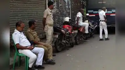 Girlfriend's family parades teen, dad, friend naked at gunpoint — Behala horror