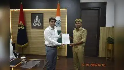 Lucknow: A Lucknow police constable was rewarded by Police Commissioner Tarun Gauba on Monday