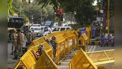 They were first stopped by a Maharashtra police team at Bhusawal station before being detained