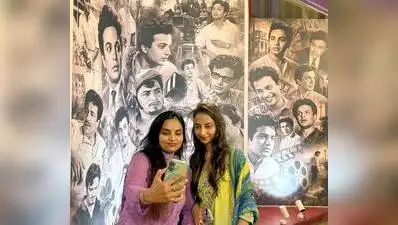 For retired professor Paritosh Chakraborty (78), memories of Uttam Kumar are inseparable