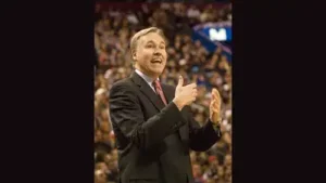 Mike D’Antoni, the former Lakers head coach, and his wife, Laurel, sold their Manhattan Beach
