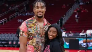 Simone Biles makes major change to Jonathan Owens' NFL support after 'really hard' season with Bears