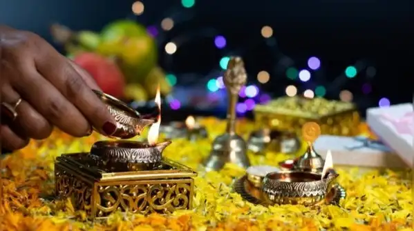 Here is a step-by-step guide to cleaning brass diyas and puja items at home safely