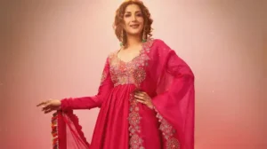 Sonali Bendre is giving a festive fairytale in an embroidered pink anarkali that deserves its own