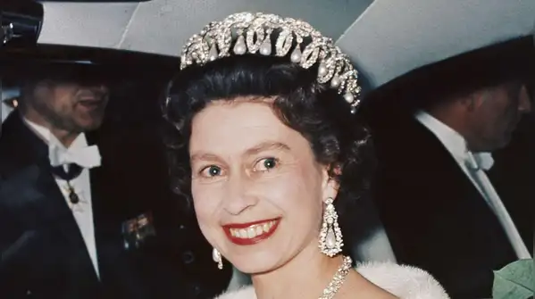 What adds more intrigue is that Kate has been surprisingly picky when choosing a piece
