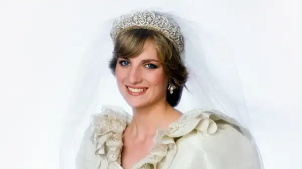 What adds more intrigue is that Kate has been surprisingly picky when choosing a piece