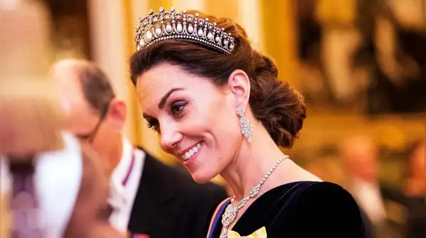 What adds more intrigue is that Kate has been surprisingly picky when choosing a piece
