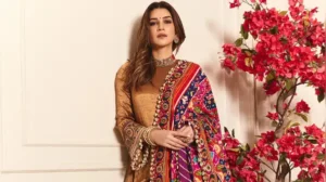 From Gujarat's weaving to the mirror embellishments, Kriti Sanon’s latest ethnic outfit