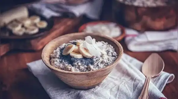 They found that when people with metabolic syndrome followed a strict, low-calorie oatmeal diet
