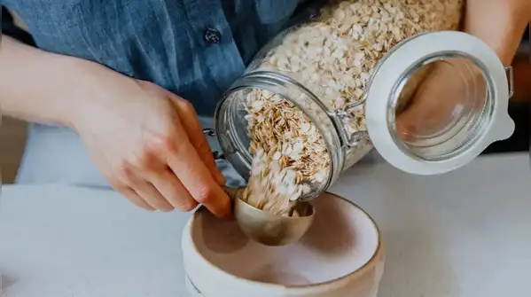 They found that when people with metabolic syndrome followed a strict, low-calorie oatmeal diet