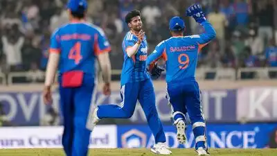 India's fast bowling coach Morne Morkel on Friday praised the bowlers for continuing to deliver