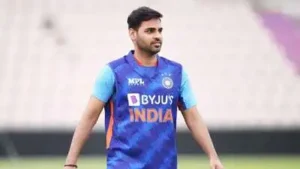 Unko select karke koi meherbani nahi ki hai kisi ne (nobody has done a favour by selecting him)