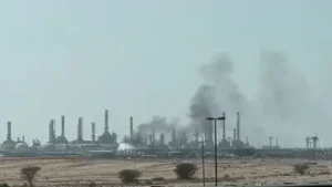 Yemeni government strikes Houthis as tensions escalate amid reports of planned Saudi offensive