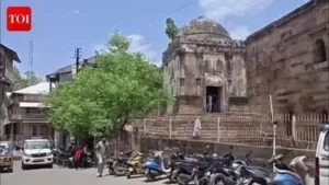 Jains have filed a petition regarding worship rights for an idol of Lord Mallinath at Bharuch