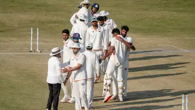 Himachal show fight after Mumbai pile up 528 — Ranji Trophy