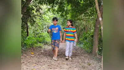 Their 12-year-old twins, Isa and Sheherazad, have never attended a conventional school