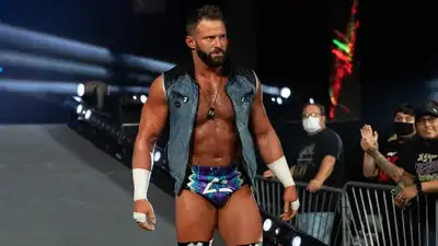 Former WWE US Champion "took a paycut" to re-sign with the company