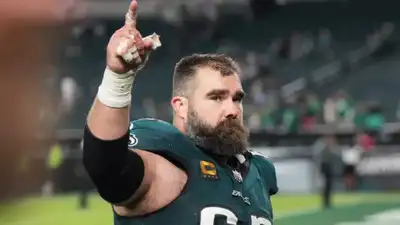 Jason Kelce go from criticising NFL referees to defending them(Getty)