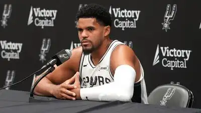Coach Mitch Johnson told reporters Sunday that the Spurs will let a left calf strain heal