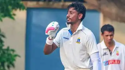 Bengal perhaps missed a chance to put up enough pressure on Delhi by being bowled out for 429